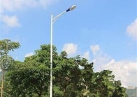 Đèn chiếu sáng đường phố 12m Cột thép mạ kẽm Cột đèn LED năng lượng mặt trời bên ngoài